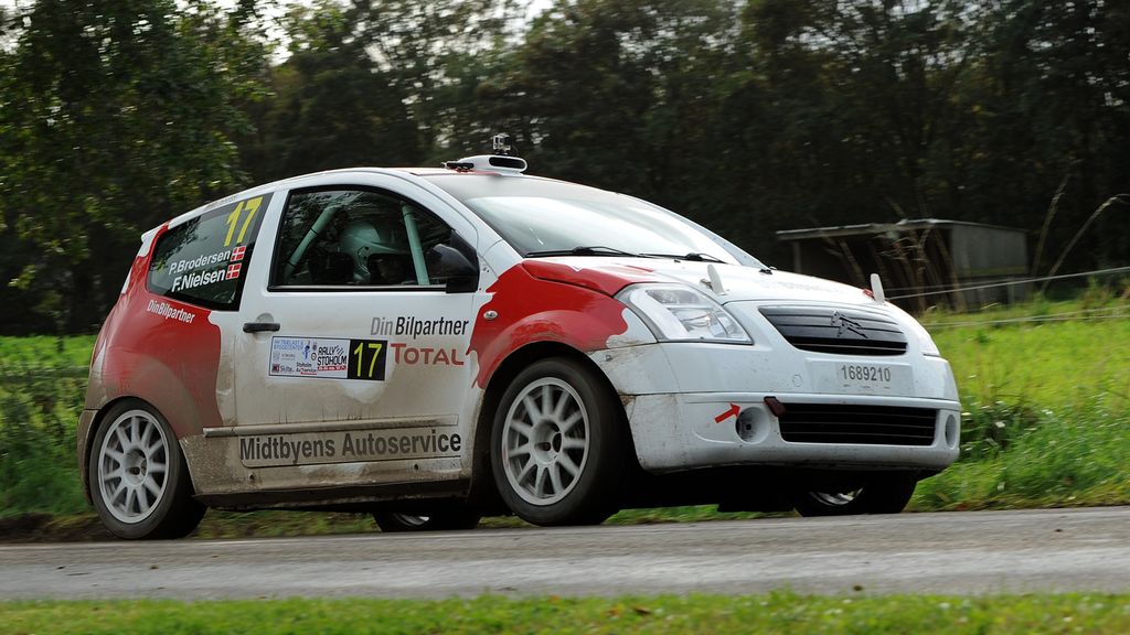 Frank Nielsen og Per Brodersen i den 15 år gamle Citroën C2R2 Max kunne føje endnu et Danmarksmesterskab til CV'et
(Foto: rallypics.dk – Viggo Johansen)